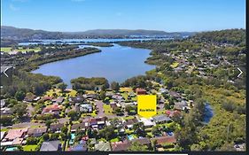 Three Bedroom House In Gosford,Close To M1, Brisbane Water, Stadium